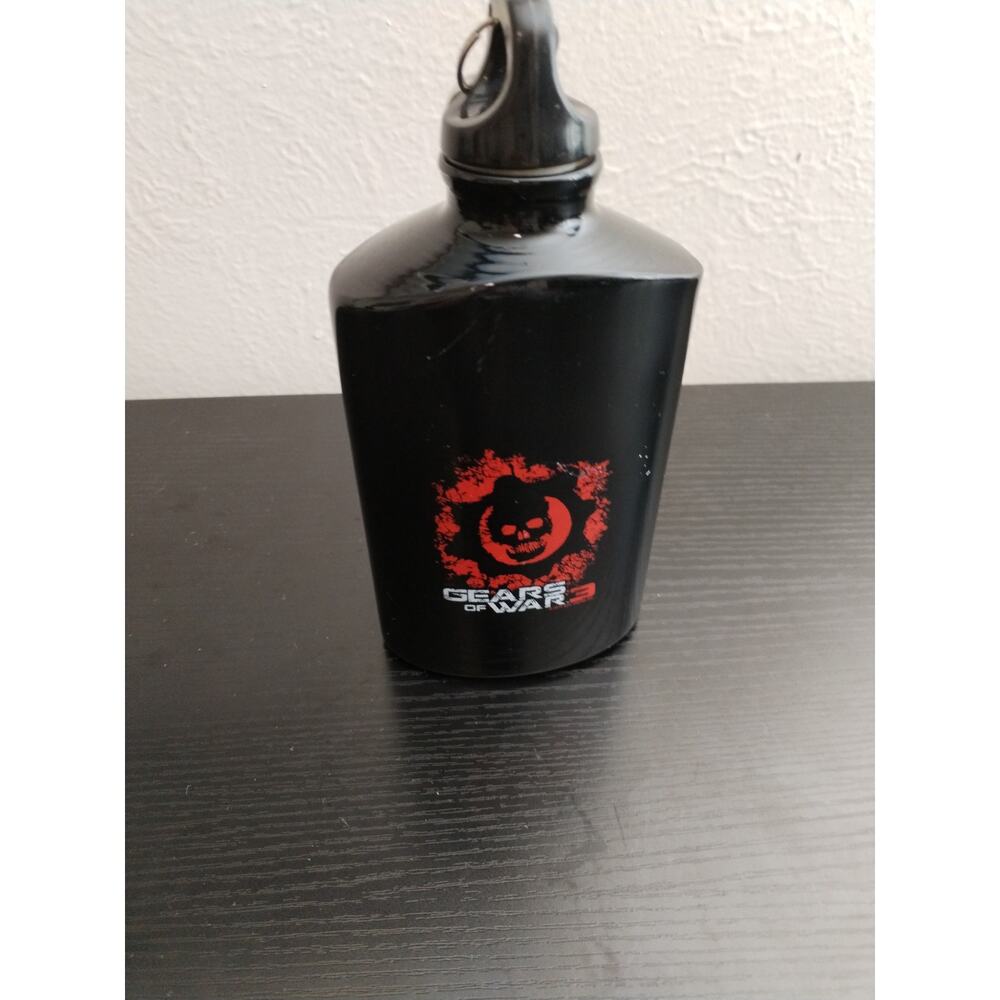 Gears of War 3 Rare Promo Canteen with Carabiner Clip